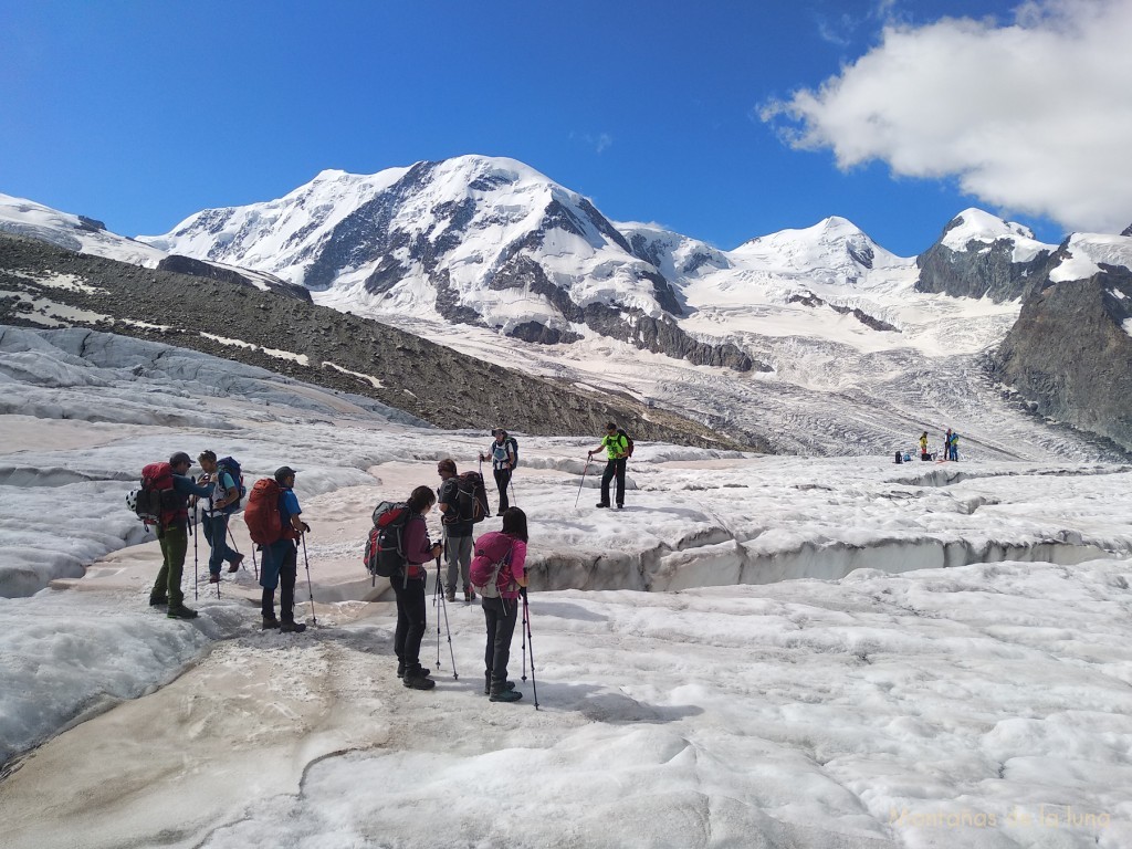 Cruzando el Glaciar Gorner, detrás el Liskamm, Castor y Pollux sobre el Glaciar Grenx